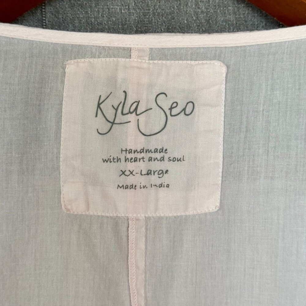 Light Pink Embroidered Cotton Tunic Top - Lily & Co. - Picture 10 of 12